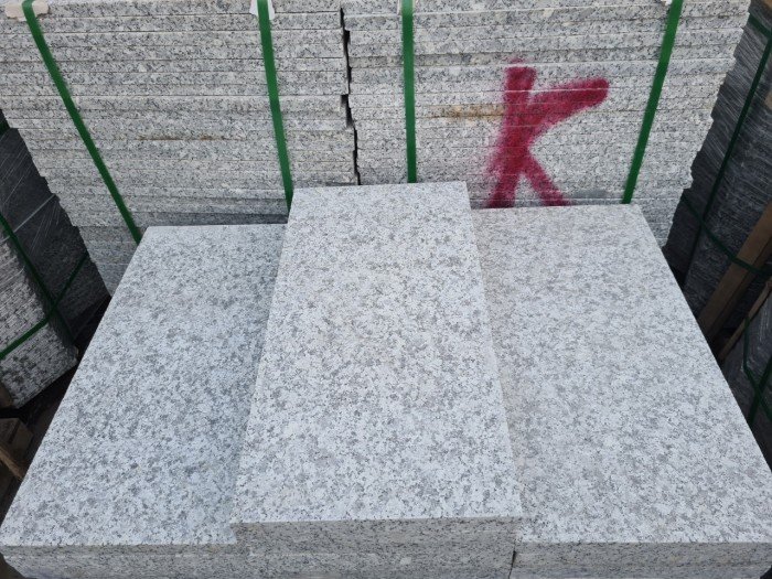 Đá granit suối lau 300*600*20 cắt thô