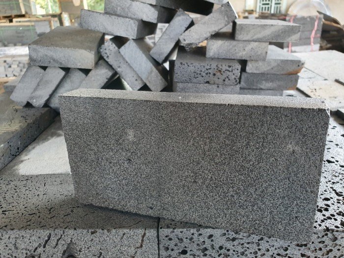 Đá lát sân 150*300*30mm