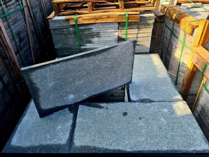 Đá xanh rêu băm 300*600*20mm